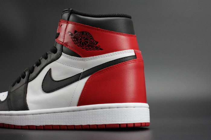 air jordan 1 high og “black toe” white/ black-varsity red mens 555088-125