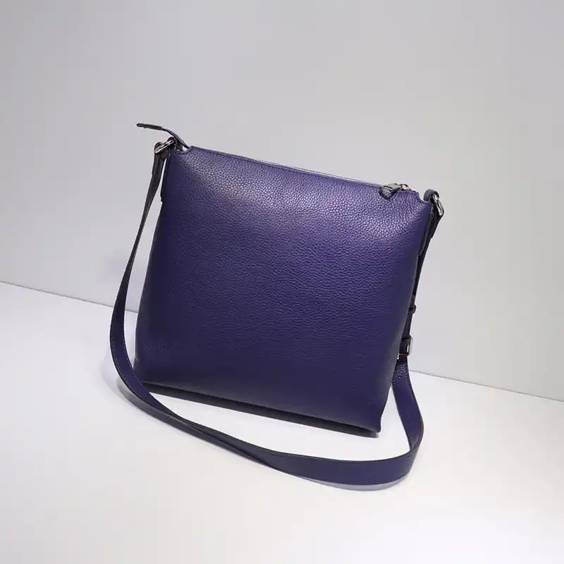 G*u*i crossbody bag 19gm0061