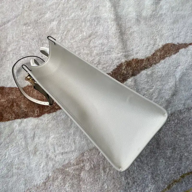 G*u*i s bags 2108ya0075