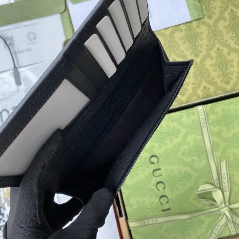 G*u*i s bags 2108ya0092