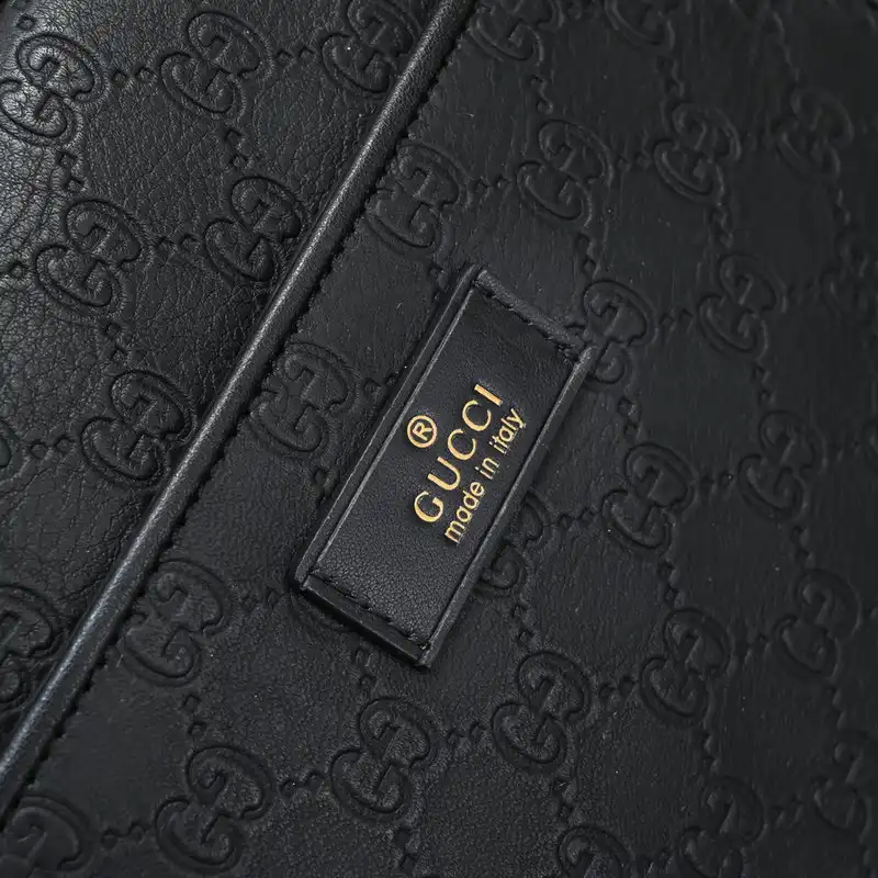 G*u*i s bags 2110yz0021