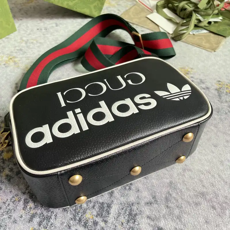 G*u*i bag 2208dj0038