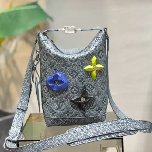 LV Bag 2210YA0152