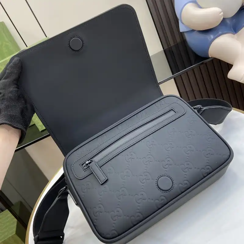 G*u*i bags 2401ya0085