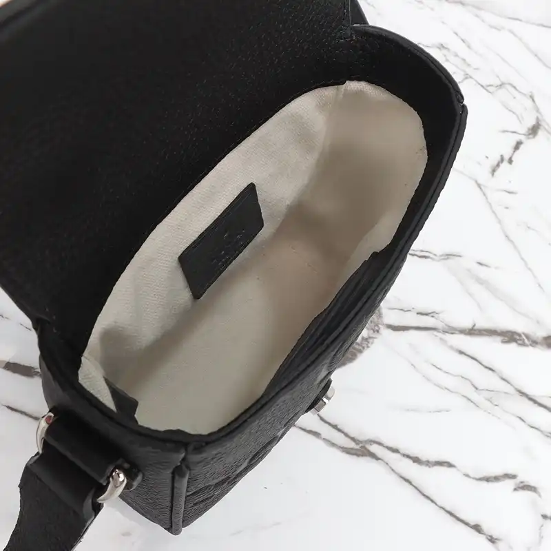 G*u*i bags 2411ya0197