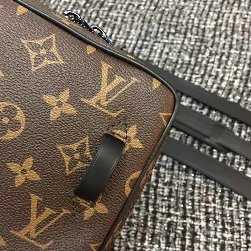 LV Bags 19T1L0363