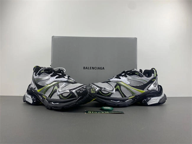 Balenciaga  779066-W3RBXP- TravelReady 4300