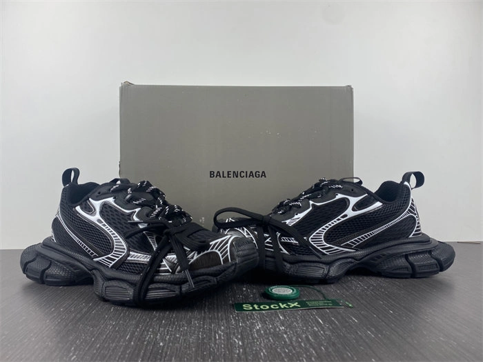 Contemporary Balenciaga 3XL Black 734731W3XL 4398