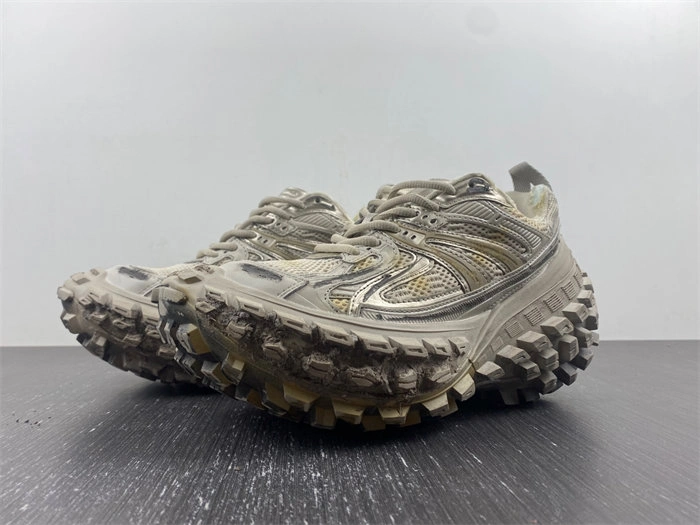 Balenciaga Defender Beige 685611 W2RAF Comfortable 4397