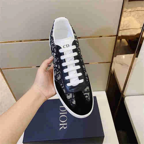 Elegant DR Sneaker 1137