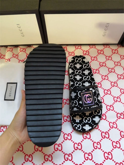 Minimalist Gocci Slipper 5715