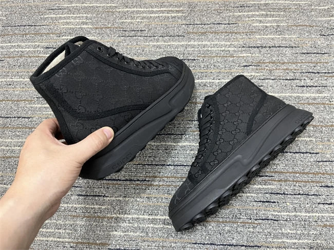 G*u*i high top sneaker efficient 213