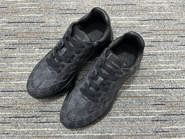 G*u*i rhyton sneaker original 275