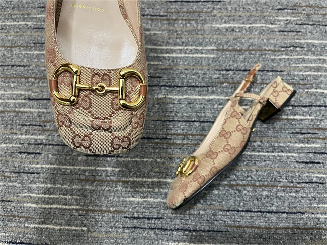 moisturewicking G*u*i slipper 495