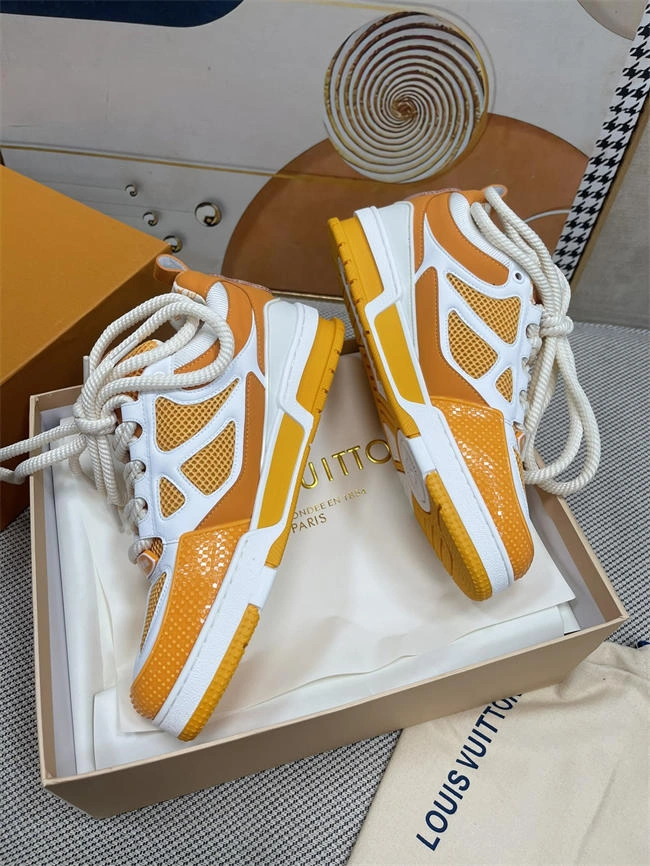 Lv Trainer Sneaker Sporty 2033