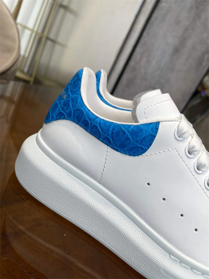 Minimalist Mc Queen 2522