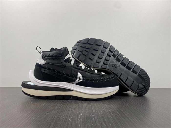 Minimalist Nike Vaporwaffle sacai Jean Paul Gaultier Black White 5226