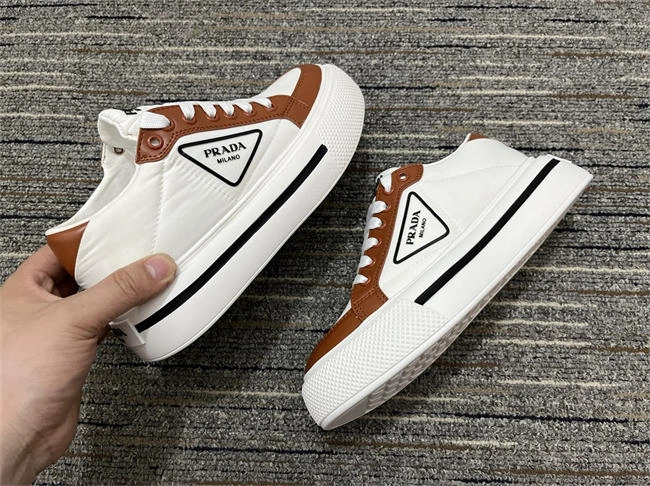 Prada Leather Sneaker Classic 3319