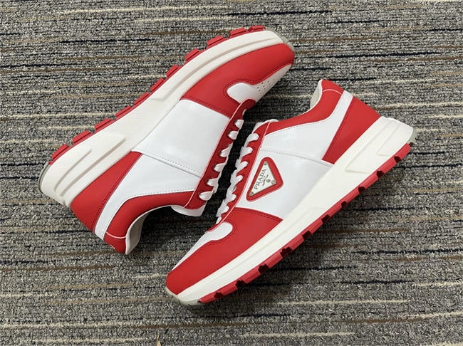 Classic Prada Sneaker 3377