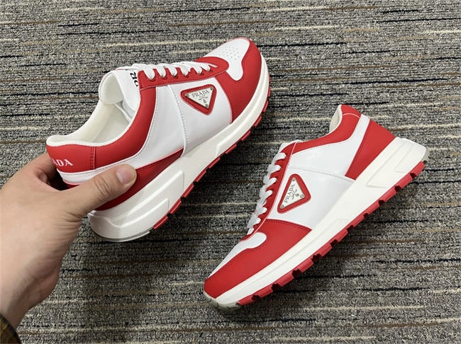 Classic Prada Sneaker 3377